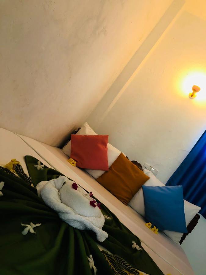 Rock Paradise Beach Hotel & Restaurent แทนกาลเล ภายนอก รูปภาพ
