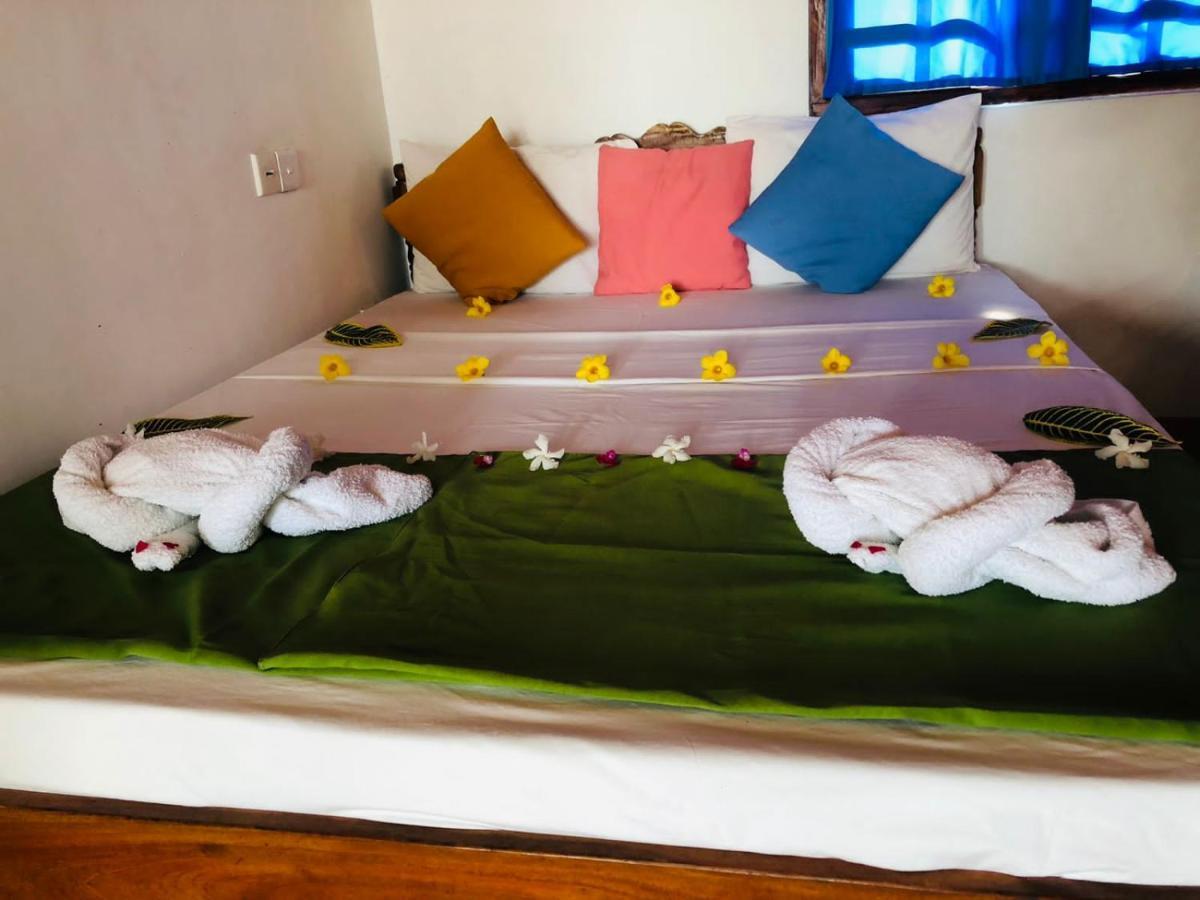 Rock Paradise Beach Hotel & Restaurent แทนกาลเล ภายนอก รูปภาพ