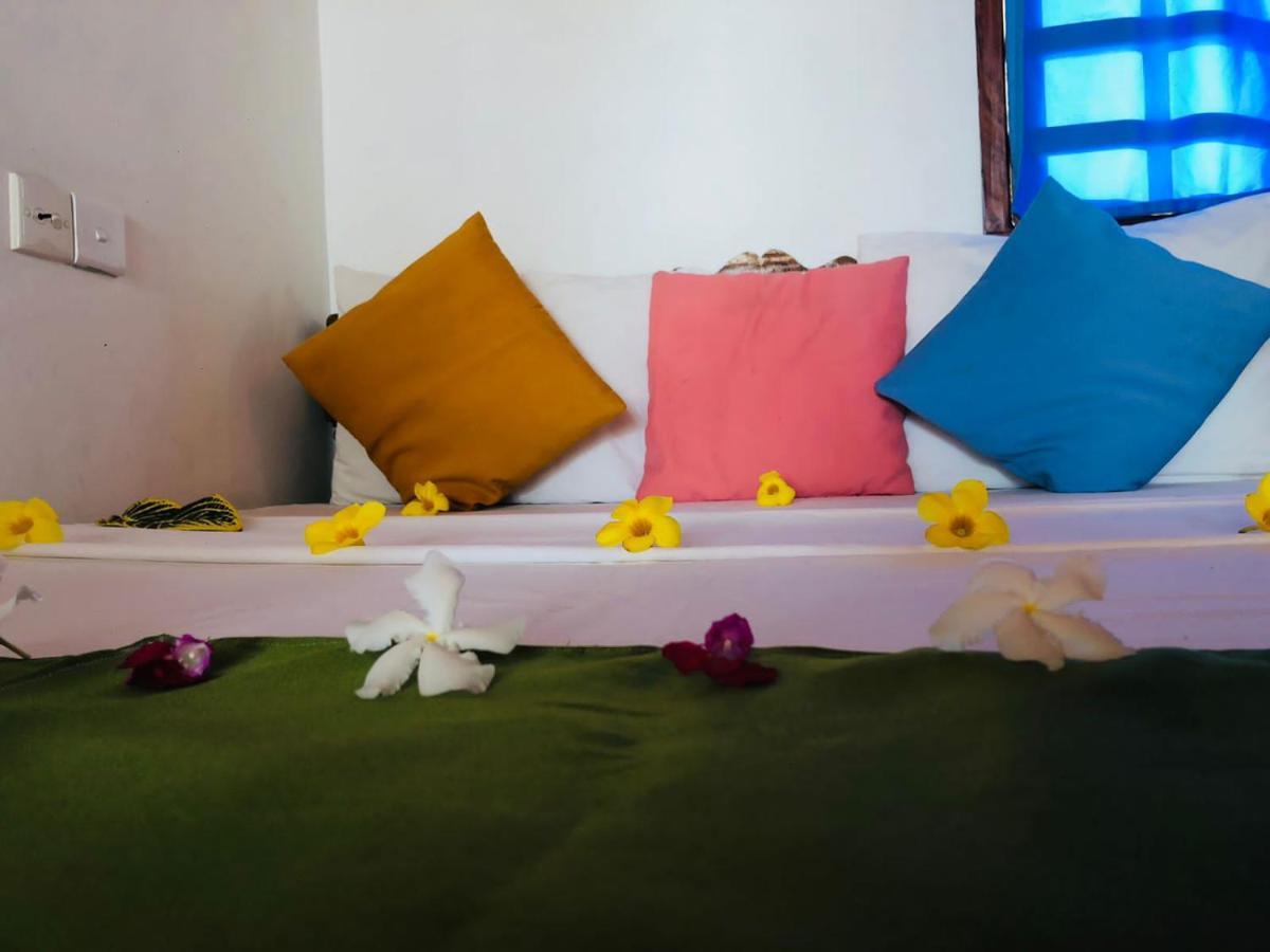 Rock Paradise Beach Hotel & Restaurent แทนกาลเล ภายนอก รูปภาพ