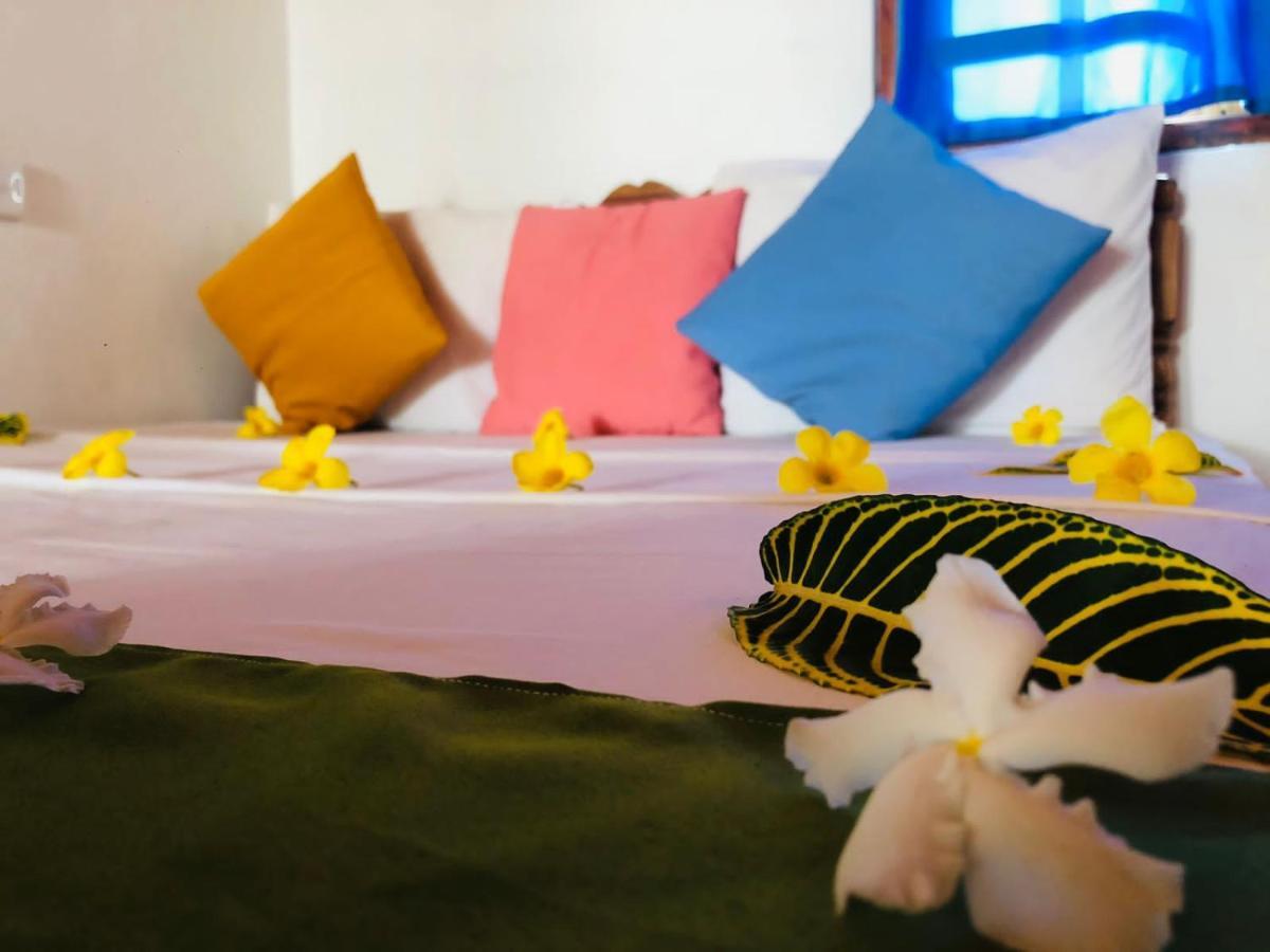 Rock Paradise Beach Hotel & Restaurent แทนกาลเล ภายนอก รูปภาพ