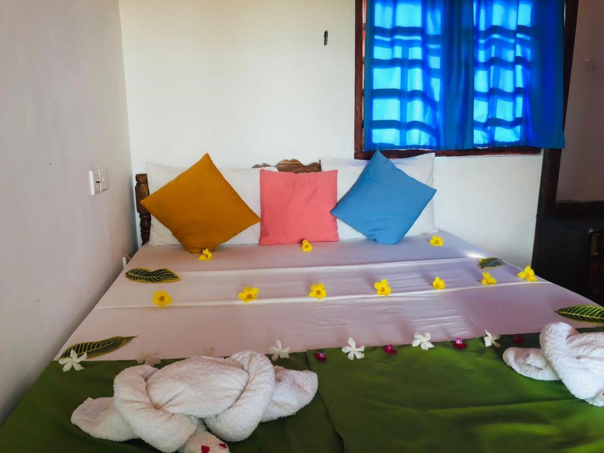 Rock Paradise Beach Hotel & Restaurent แทนกาลเล ภายนอก รูปภาพ